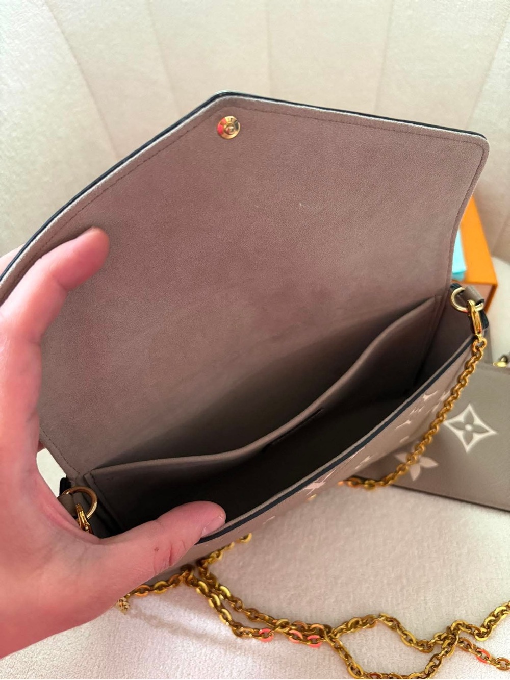 Rare Louis Vuitton Felicie Taupe Monogram Envelope Chain Wallet - Picture 16 of 16